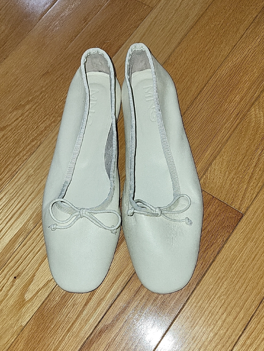 Mango Cream Ballet Flats with Bow